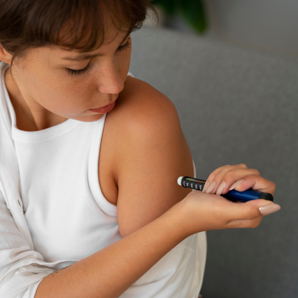 Anvisa amplia uso do Tirzepatida para crianças e adolescentes: entenda o que muda